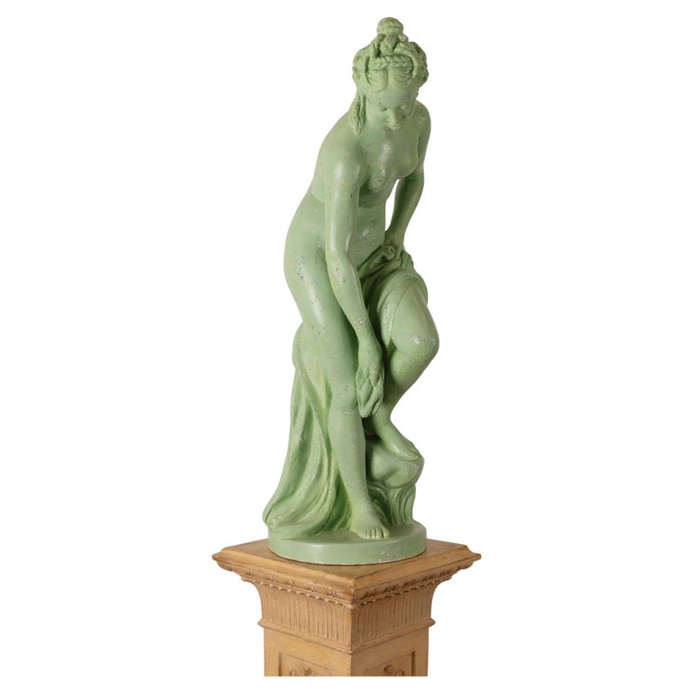 Early 19th Century Empire Venus Sculpture in Green Color, Venus is rising from the bath