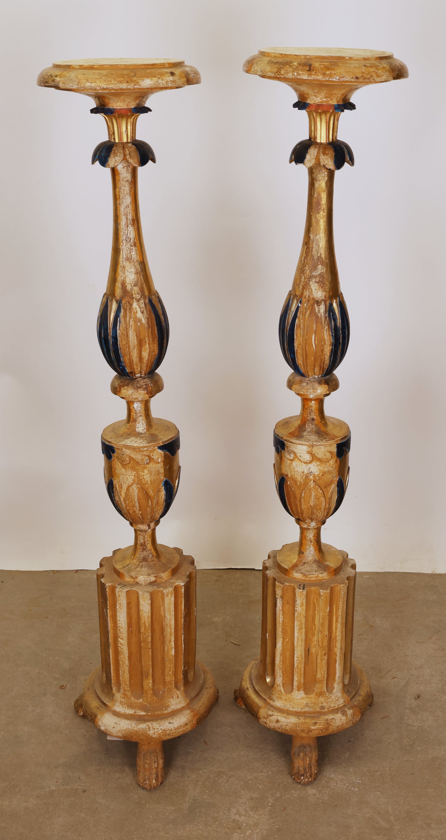 Backview of a pair of guéridons.