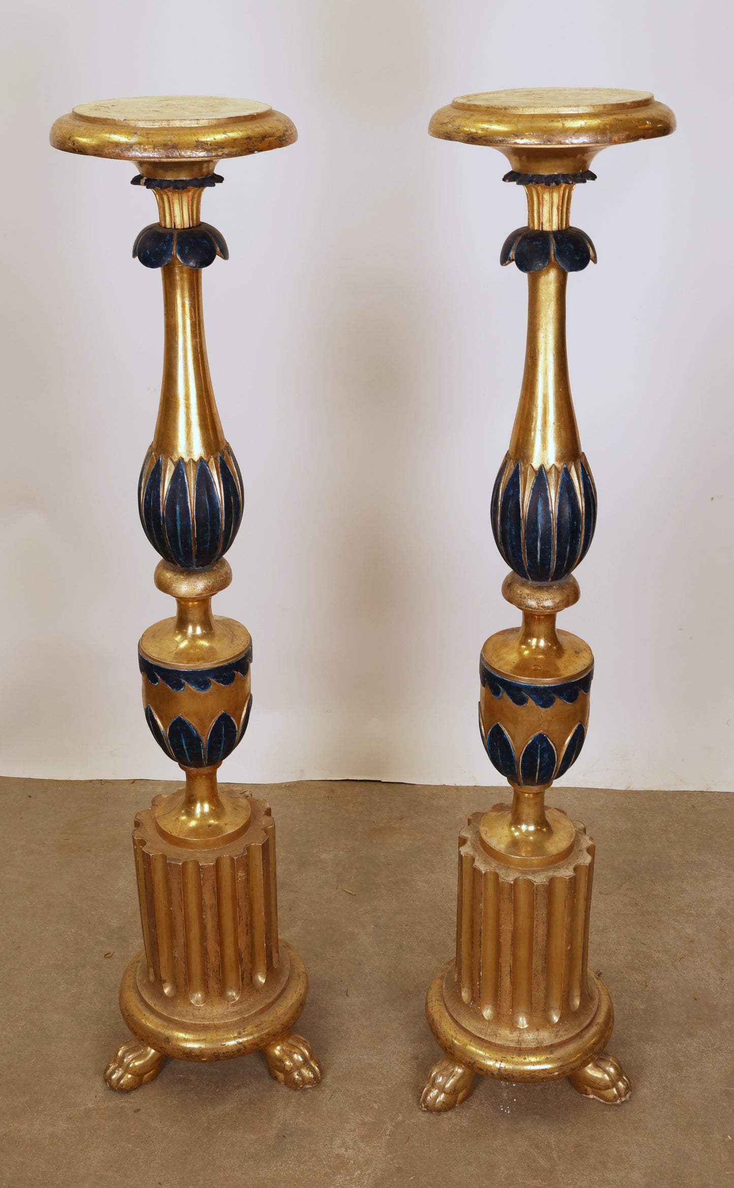 Antique furniture. Pair of guéridon pedestal tables.