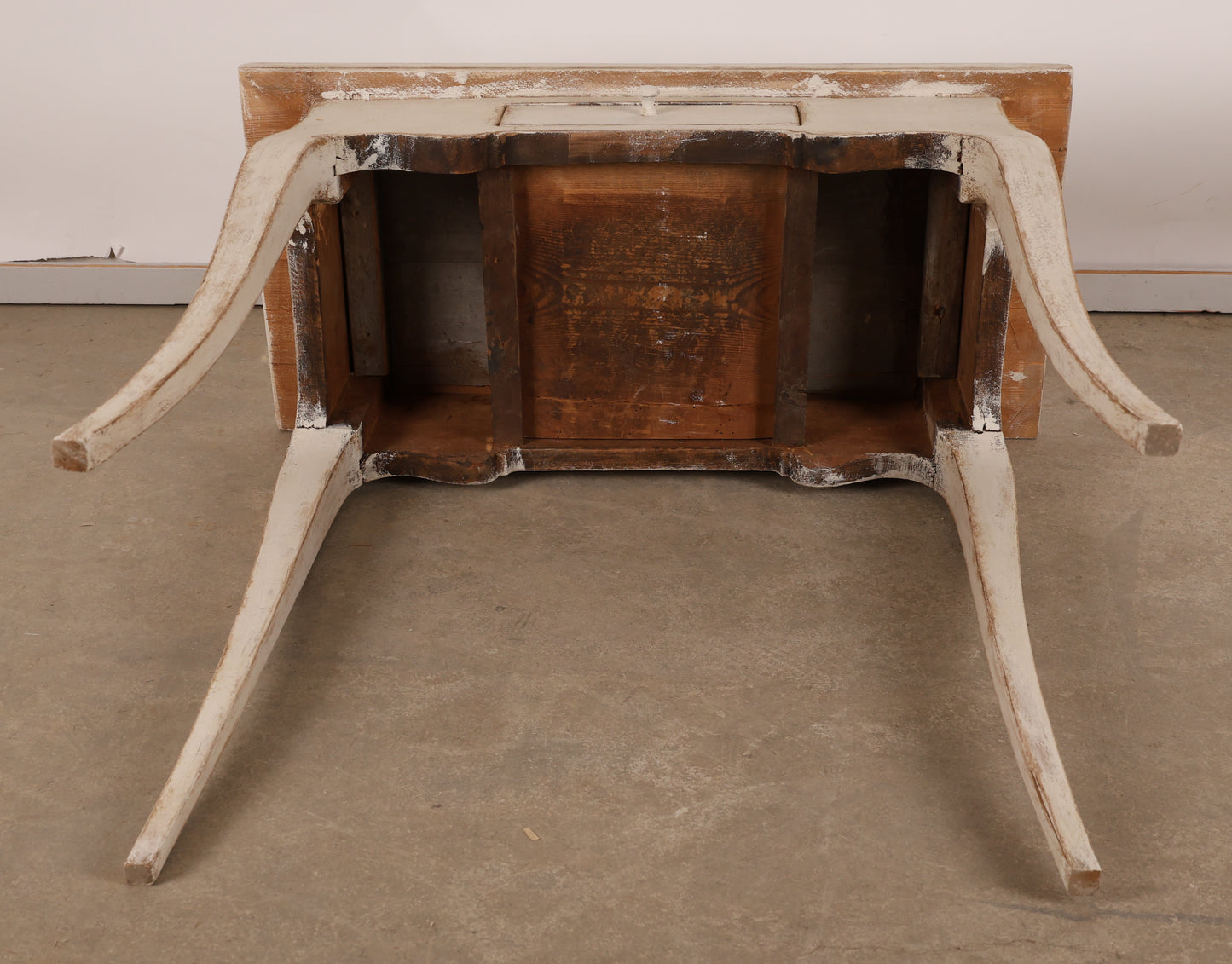 Underside 18th Century Rococo Table in grey color