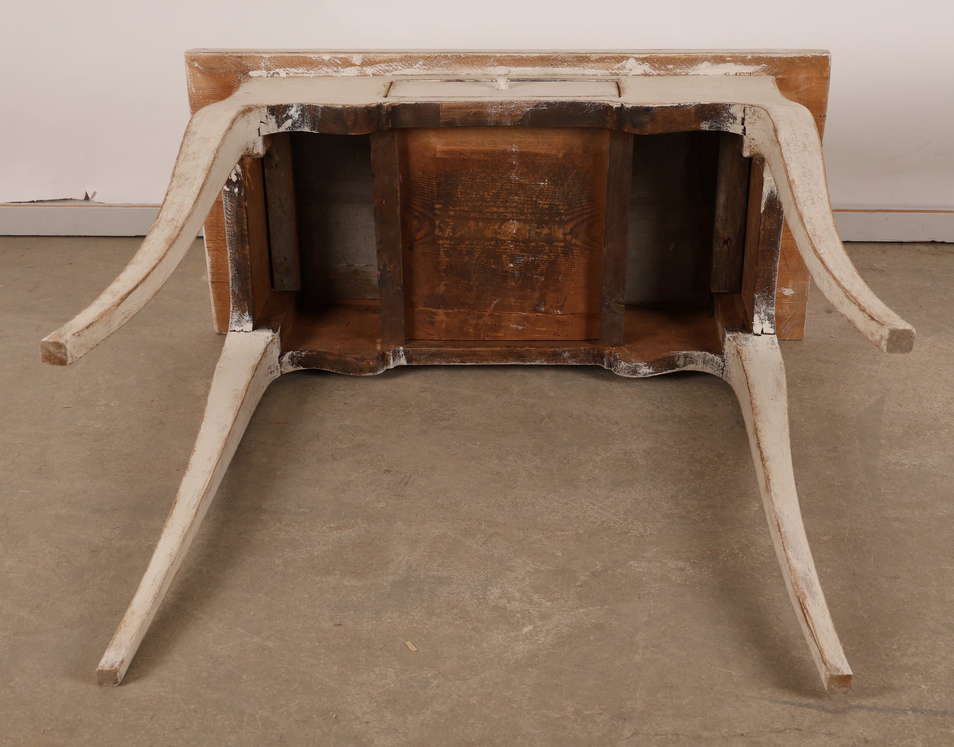 Underside 18th Century Rococo Table in grey color