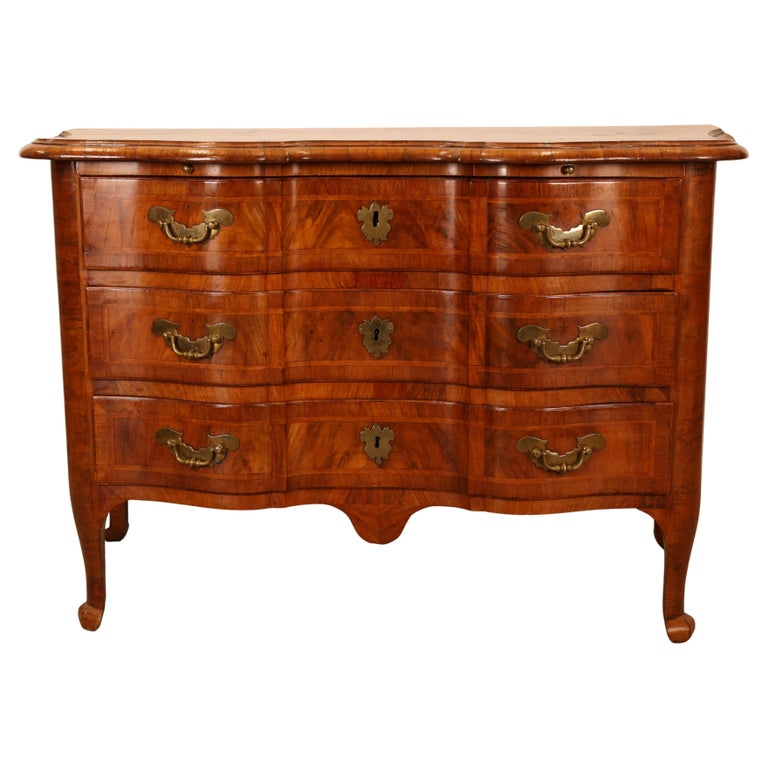 A Baroque commode