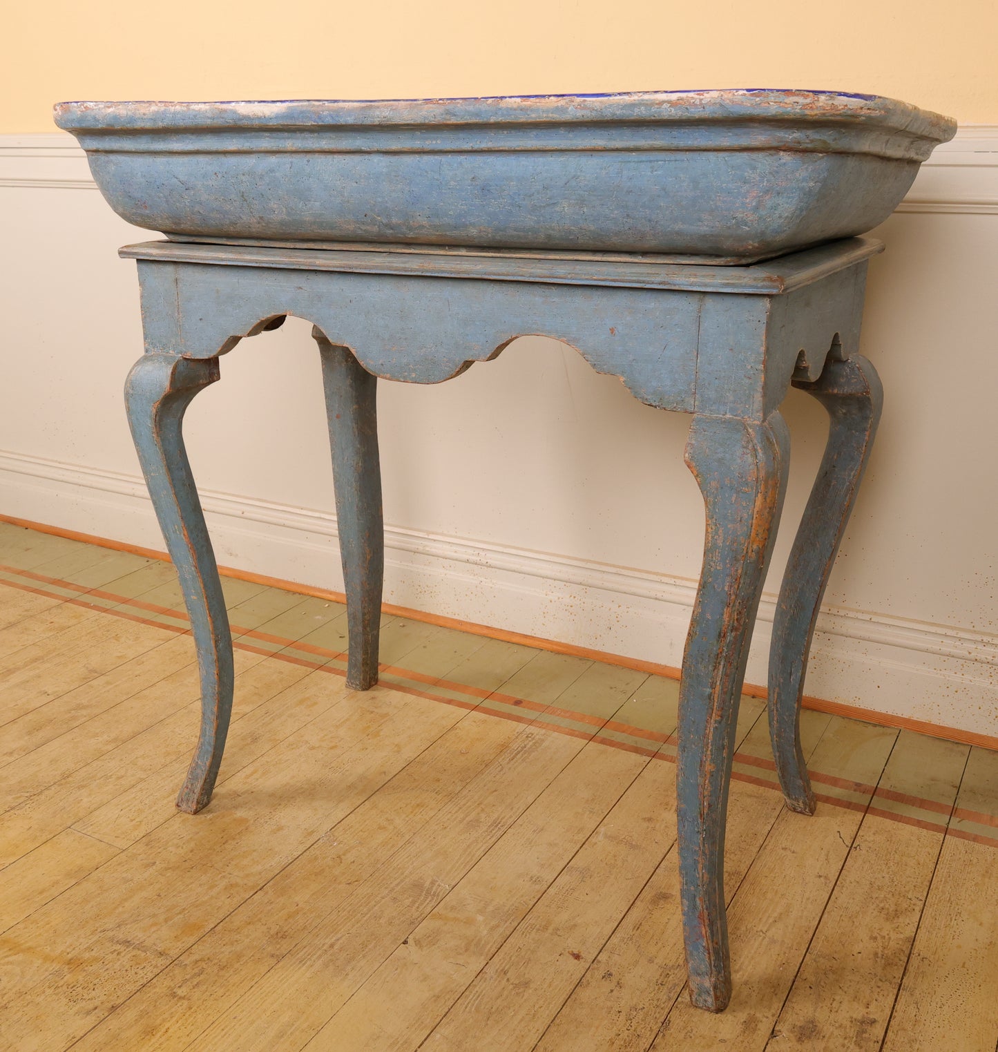 18th Century Rococo Faience Table in Blue colour