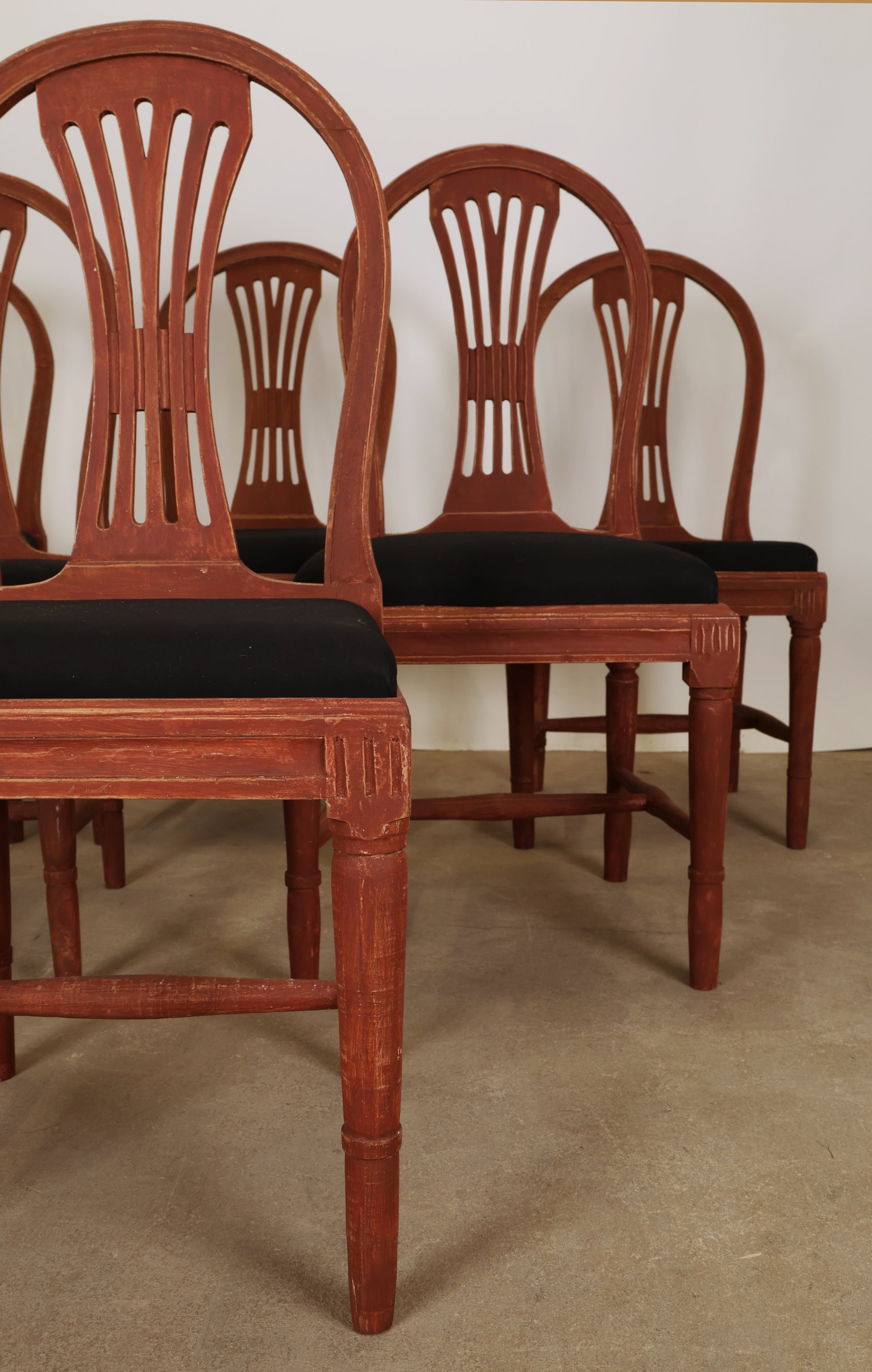 Gustavian furniture for sale. Red antique chairs.
