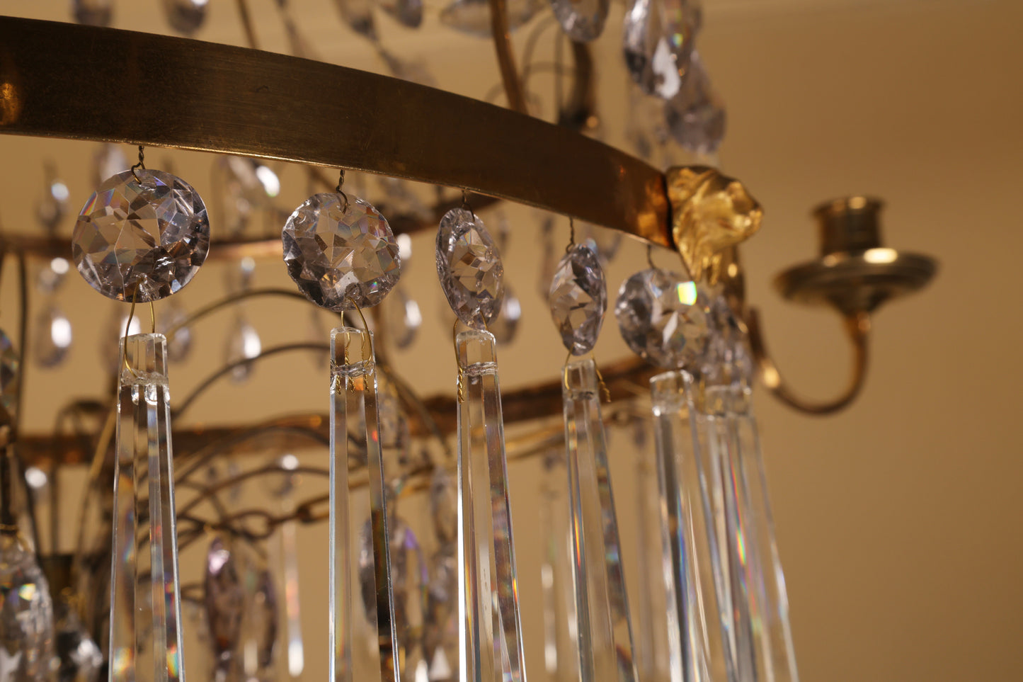 Close up picture of an antique chandelier from the 18th century gustavian period.