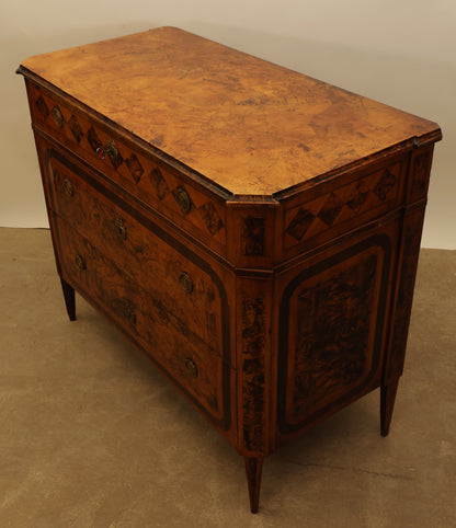 18th Century Gustavian chest of drawers in alder root slightly from above and the side. 