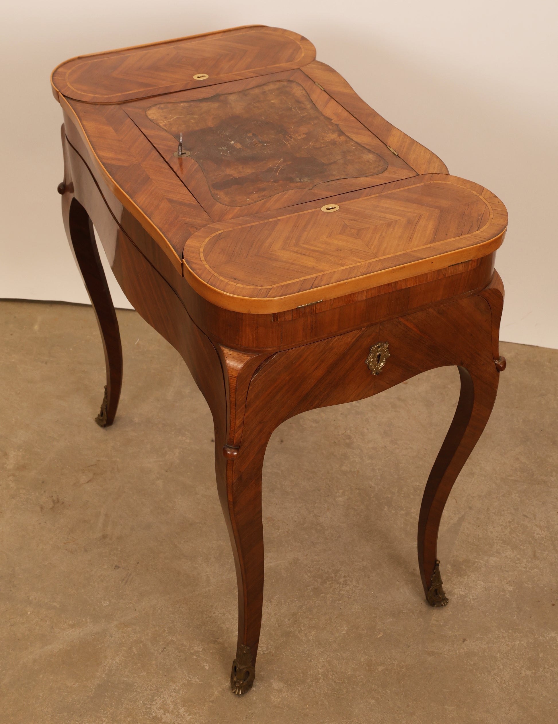 Side view of 18th Century Rococo Poudreuse
