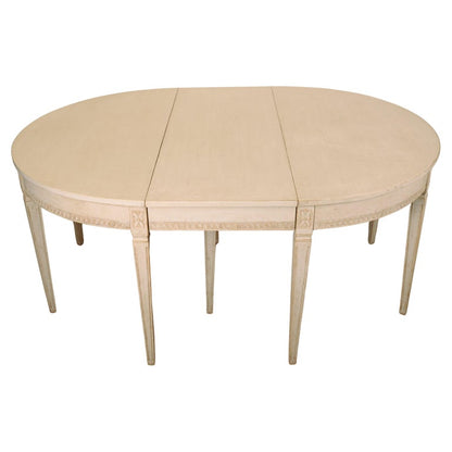 Gustavian dining Table in painted grey