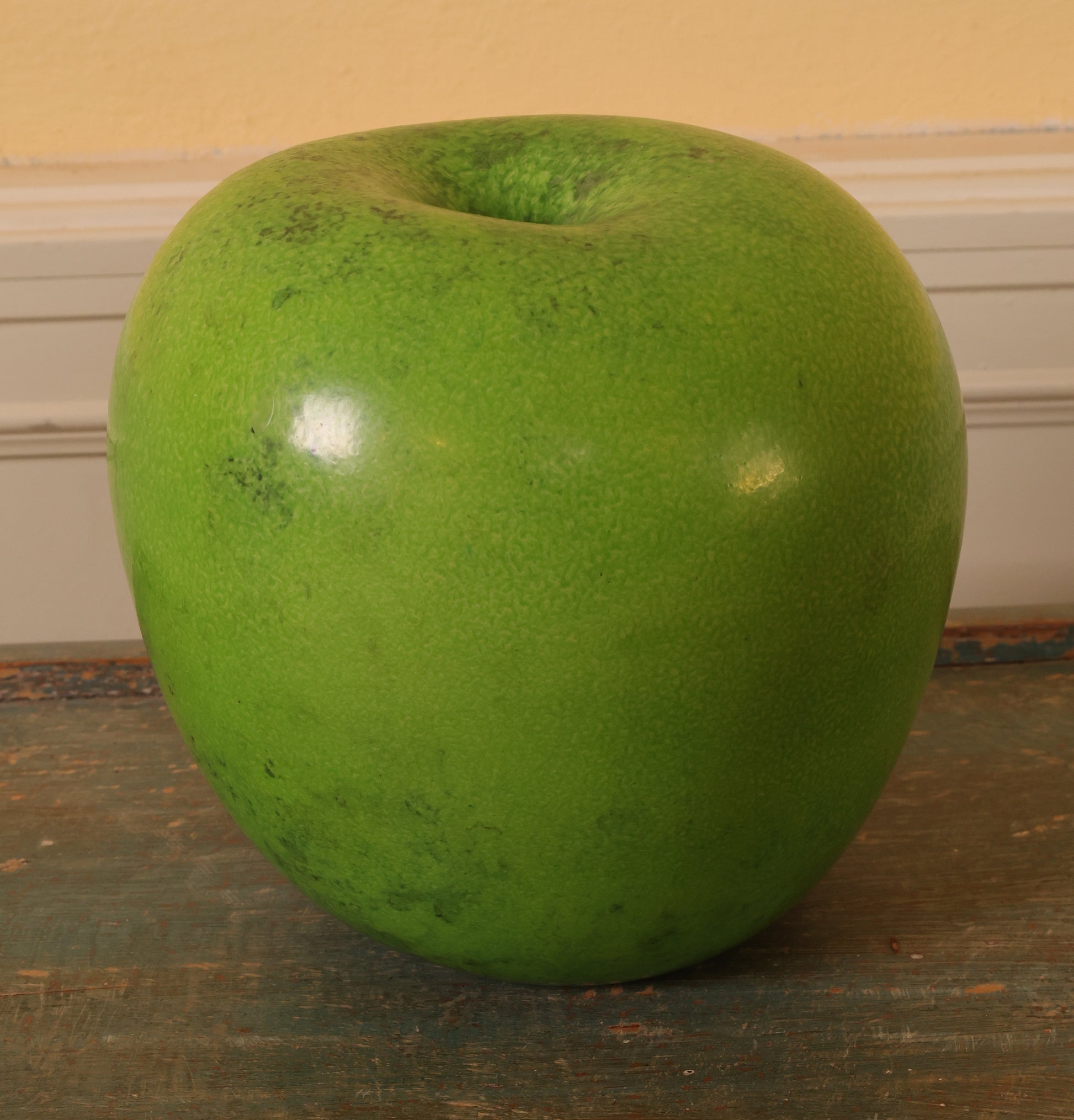 Apple by Hans Hedberg