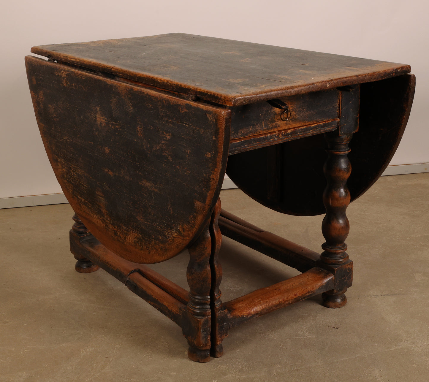 Mid-18th Century Baroque Gateleg Table