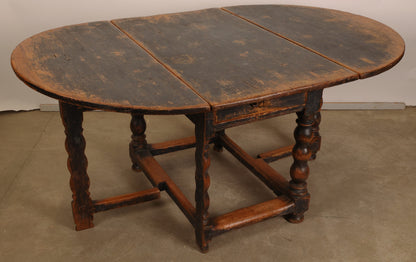 Mid-18th Century Baroque Gateleg Table