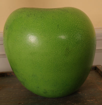 Green Apple by Hans Hedberg