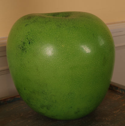 Green Apple by Hans Hedberg