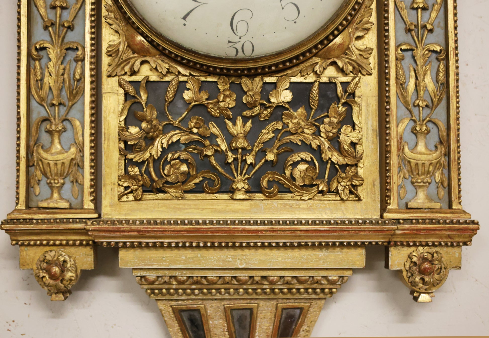 Gustavian clock decor