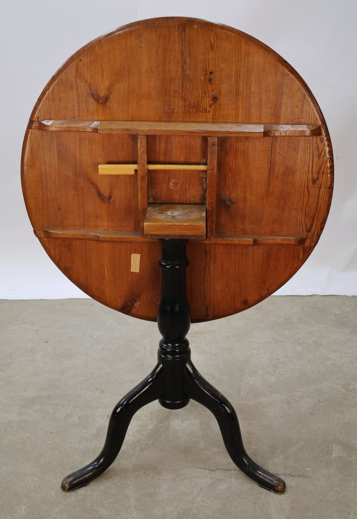 Antique folding table made by Jacob Sjölin.