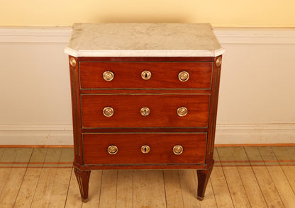 An 18th century Gustavian chest of drawers in mahogany.