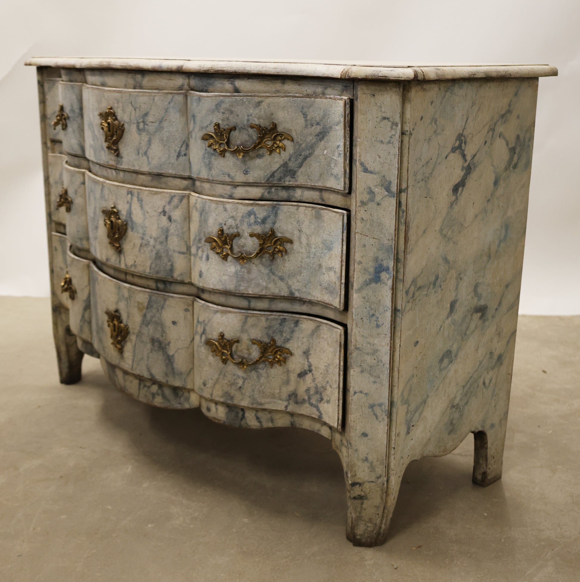 Baroque furniture. A late Baroque chest of drawers.