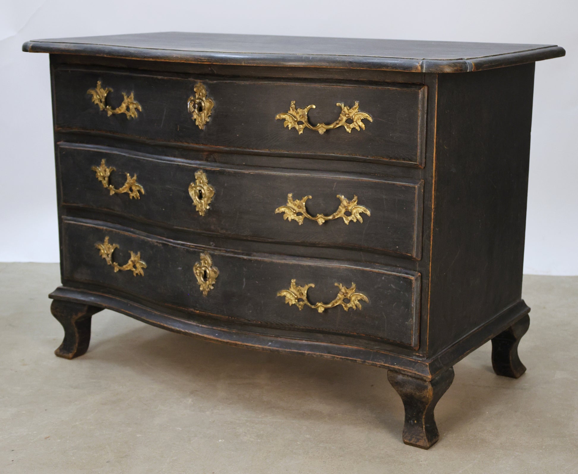 Antique Baroque commode