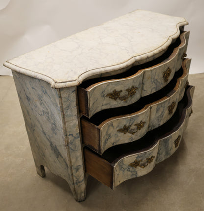 Baroque furniture. A late Baroque chest of drawers.