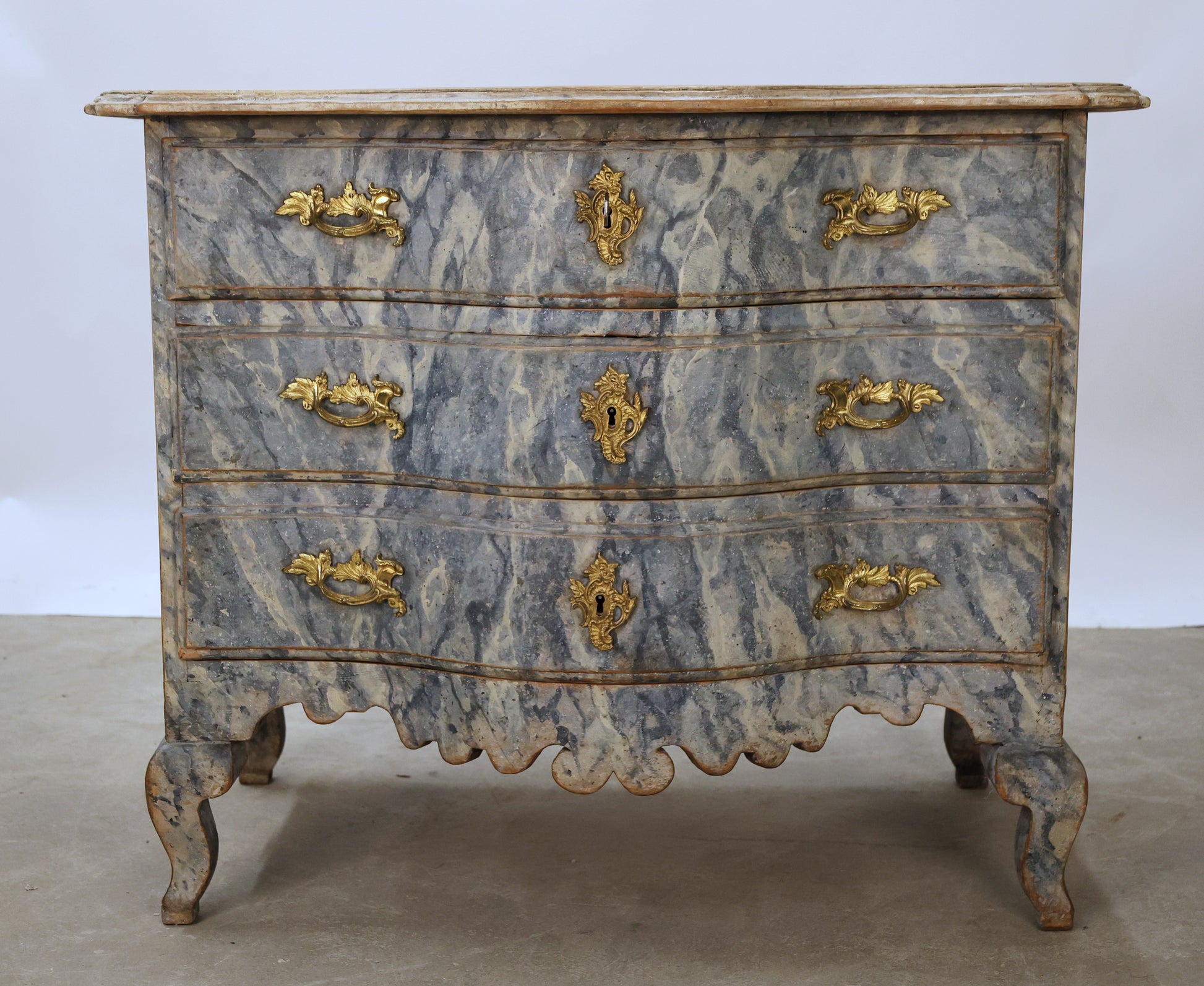 Marbled late-Baroque/Rococo dresser
