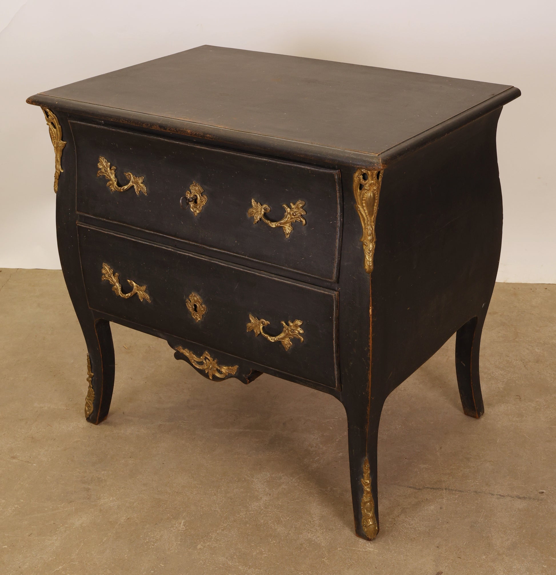A beautiful Rococo chest of drawers