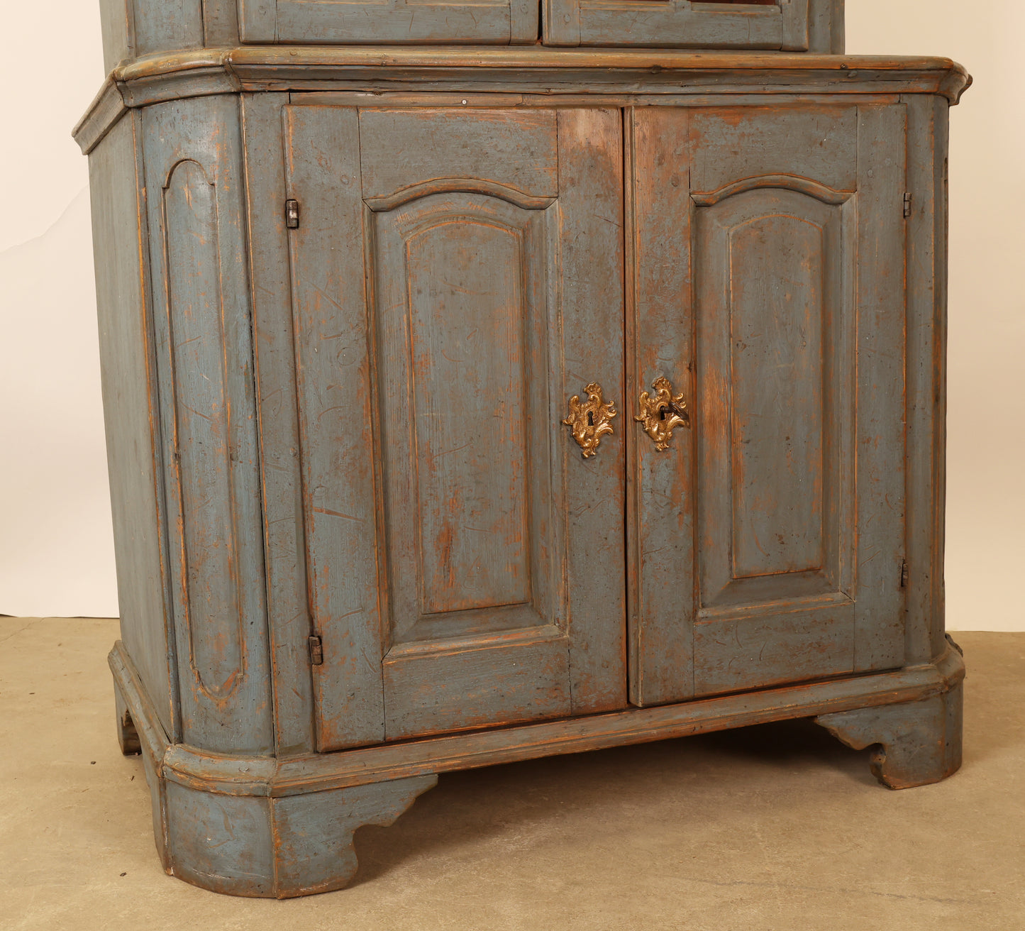 Close up of a Rococo cabinet.