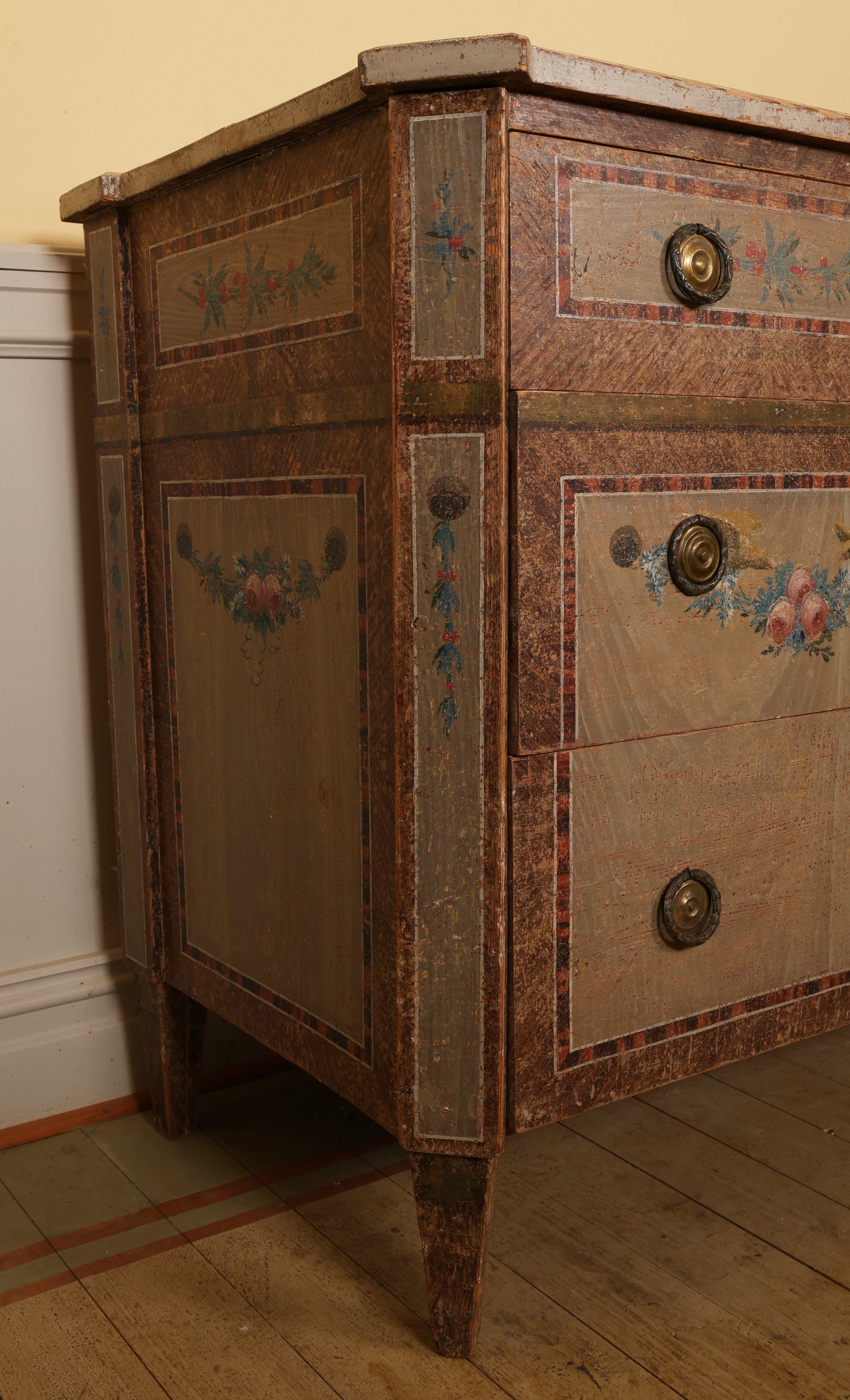 18th Century Gustavian Nils Asplind Chest of Drawers from the side