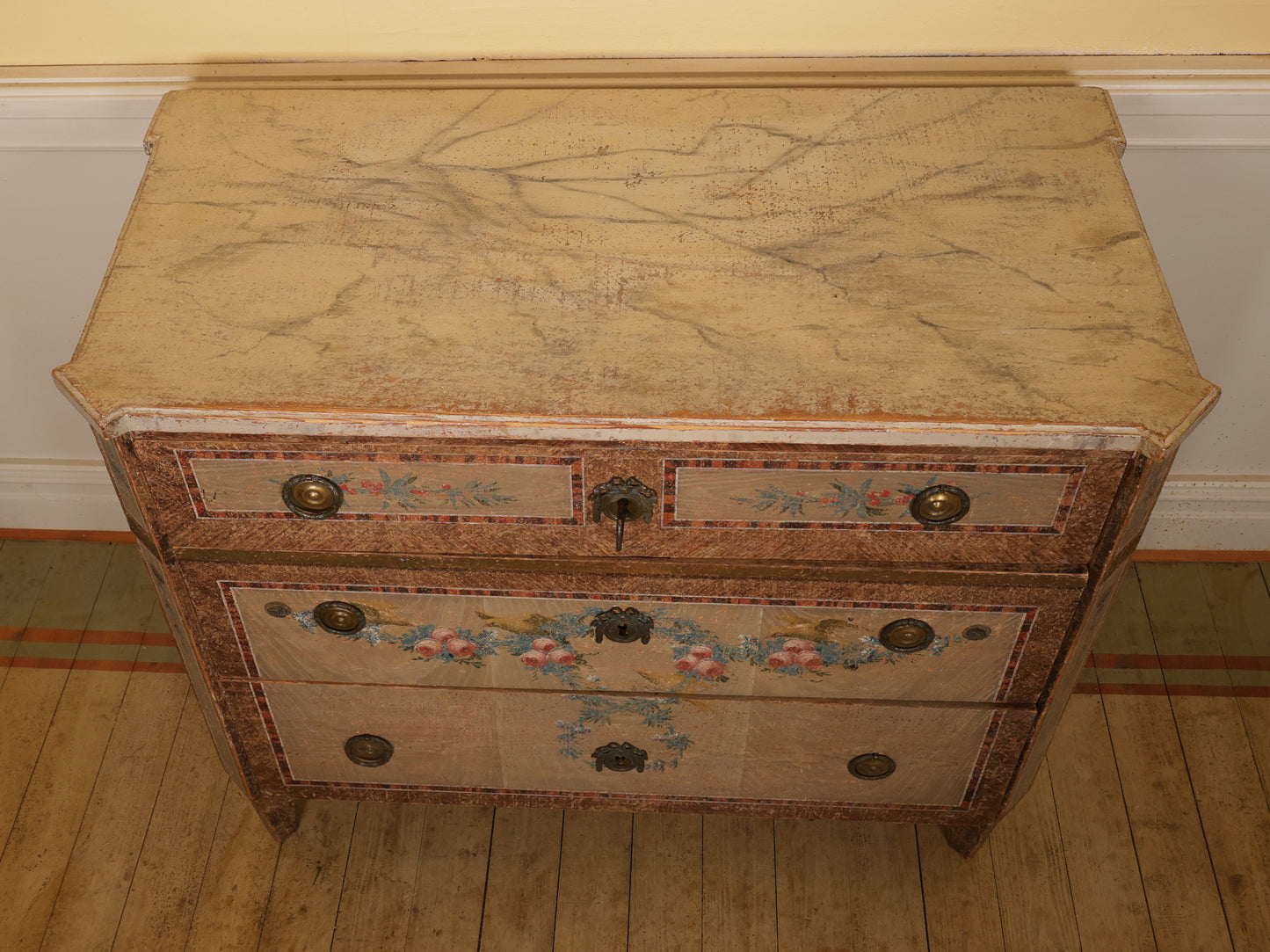 18th Century Gustavian Nils Asplind Chest of Drawers showing the top