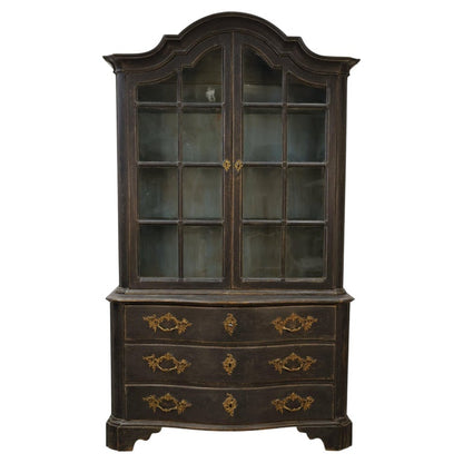 Rococo display cabinet available for acquisition.