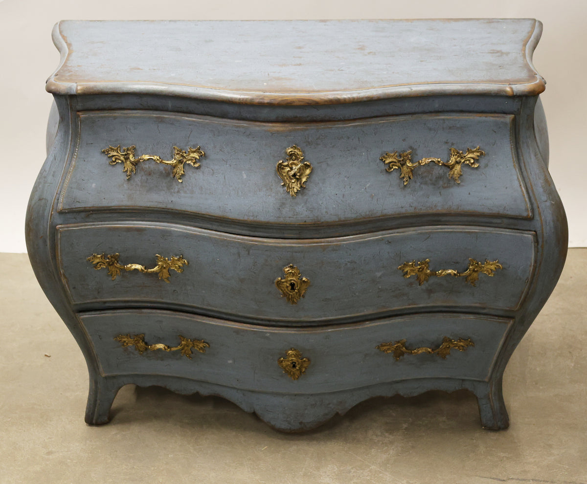 Rococo chest of drawers