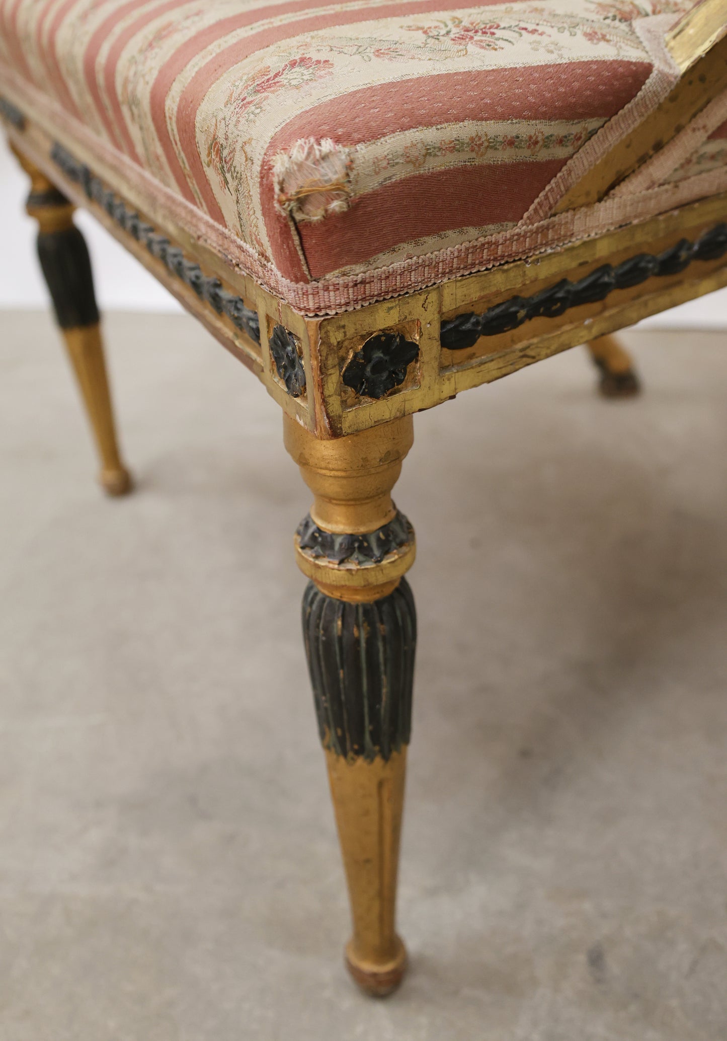 Close up shot of a Gustavian chair.