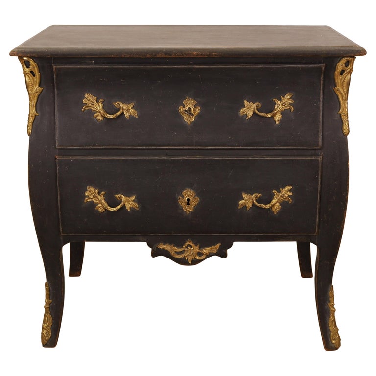 Rococo chest of drawers