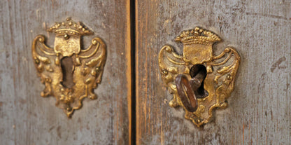 Rococo nightsand with gilded fittings
